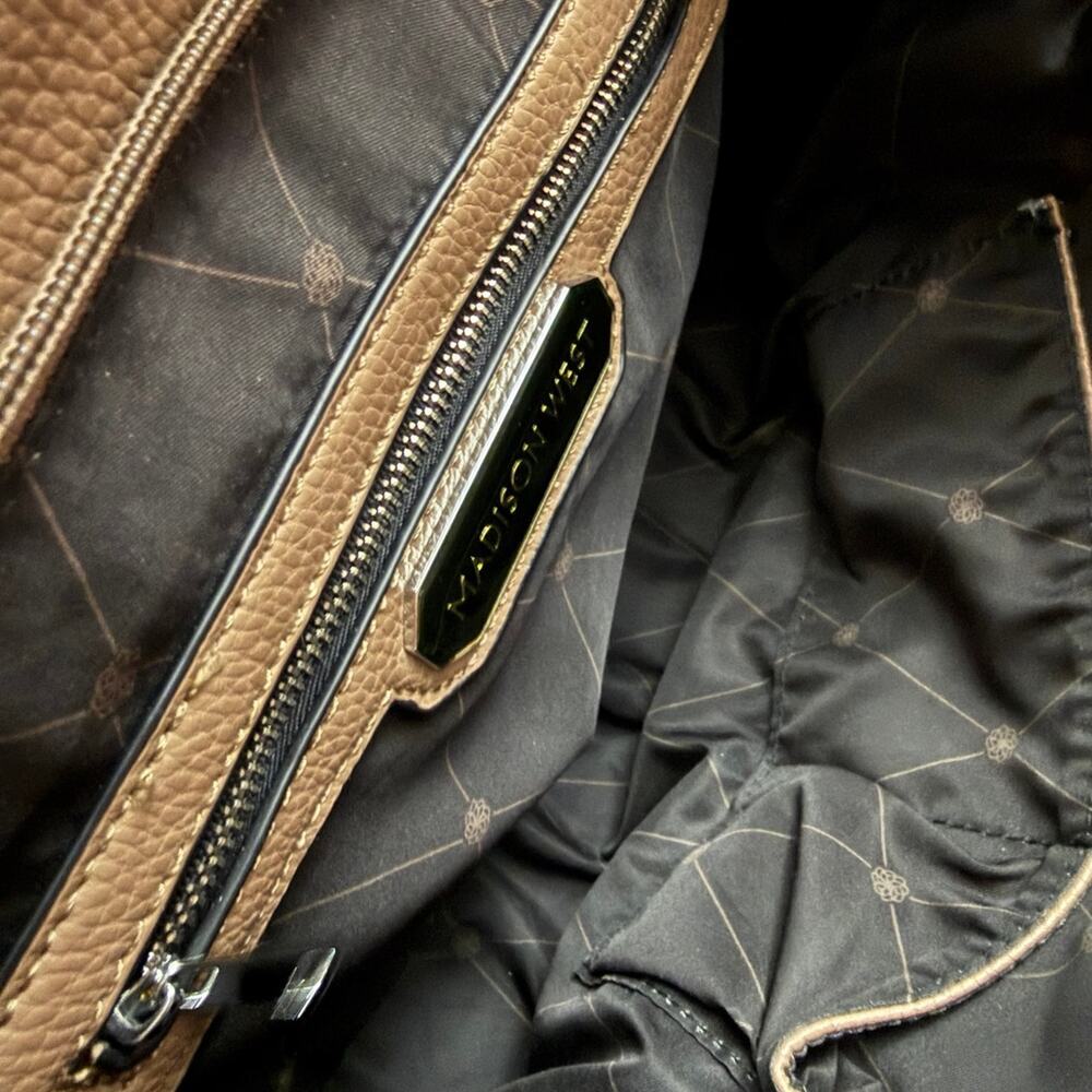 Madison West Tan crossbody bag - Picture 4 of 7